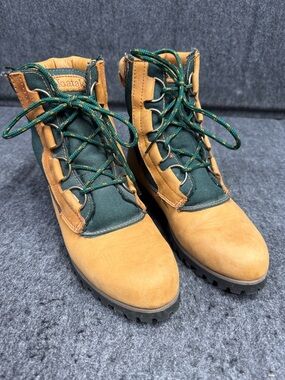 NOATAK Women's Tan and Forest Green Lace-Up Ankle Boots